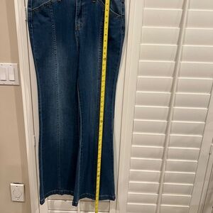 About Women's Boot Cut Jeans - Like New